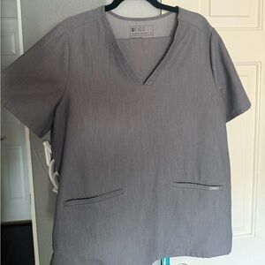 FIGS Graphite Scrub Set